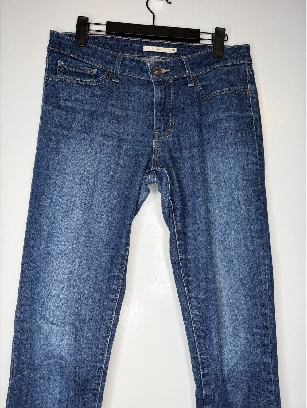 Levi’s 711 Skinny Jeans Women’s Size 28 Dark Wash Stretch Denim 28X32 Classic - Picture 2 of 10